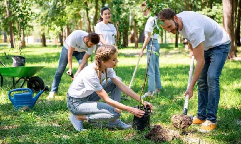 Engaging Volunteers Engaging Volunteers